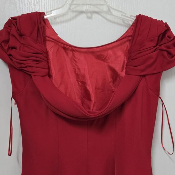 Lady in Red ... Stunning Dress! - Picture 2 of 11